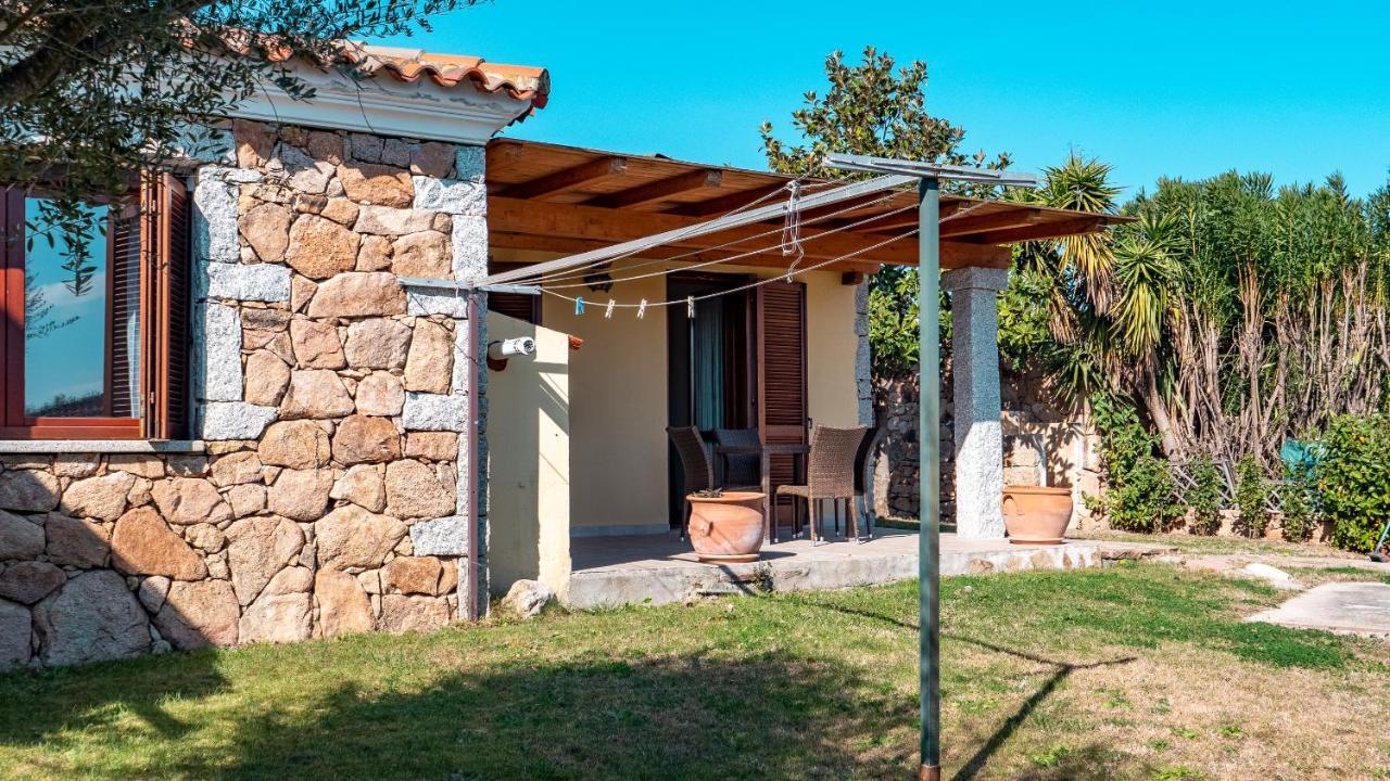 Villetta con giardino a budoni Esterno foto